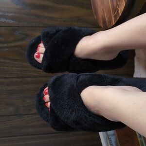 Black Fuzzy Slippers